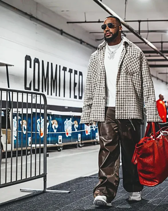 Jaguars game-day look styled by Quezio